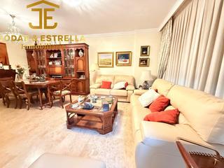 Pis en San Mateo. Piso de lujo 5 dormitorios y plaza de garaje en avenida juan car