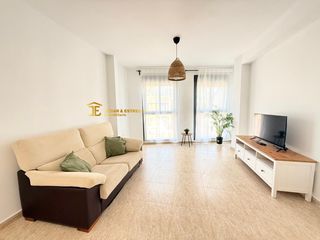 Apartament a La Hoya. Estupendo apartamento semi nuevo en la zona de la hoya