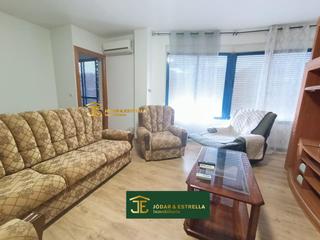 Piso en Los Ángeles - Apolonia. Piso de 4 dormitorios próximo universidad con garaje