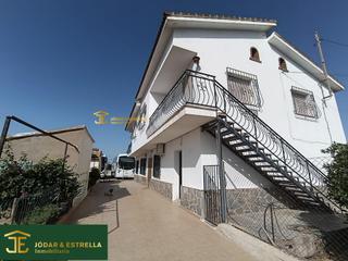 Xalet a Pulgara. Chalet 6 dormitorios  con naves crt de la pulgara a 2km del cent