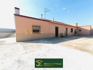 Maison à Torrecilla. Casa de campo en la torrecilla con parcela de 18.000m2.