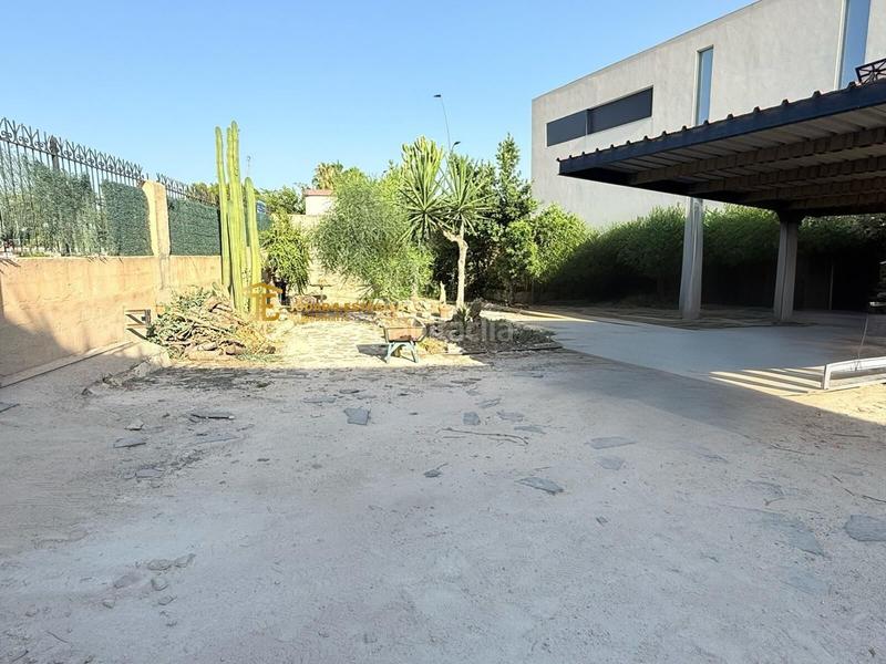Foto ef8ce9f6-6425-4b01-a106-5b08b7852386. Chalet avec parking dans Sutullena Lorca