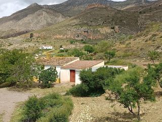 Casa a Humbrías. Casa cortijo en castillo xiquena