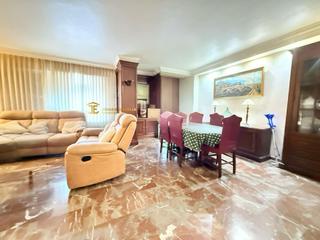 Piso en Santiago. Piso en avenida juan carlos i con 3 dormitorios y plaza de garaj