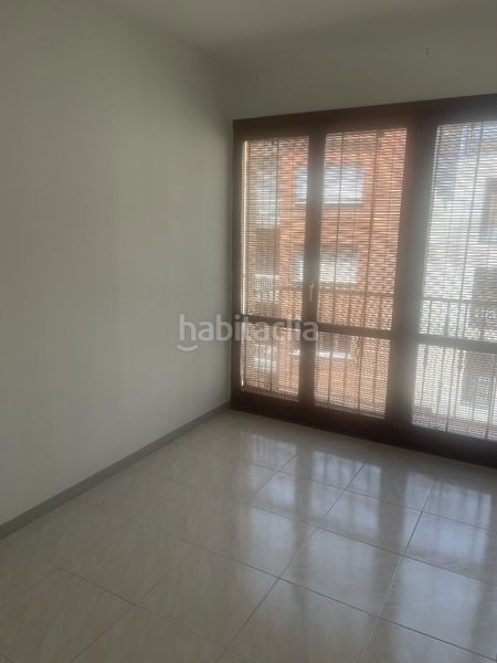 Foto 18f8e673-0824-4634-9329-cdcb0f58151e. Rent flat with heating parking in Centre Vic