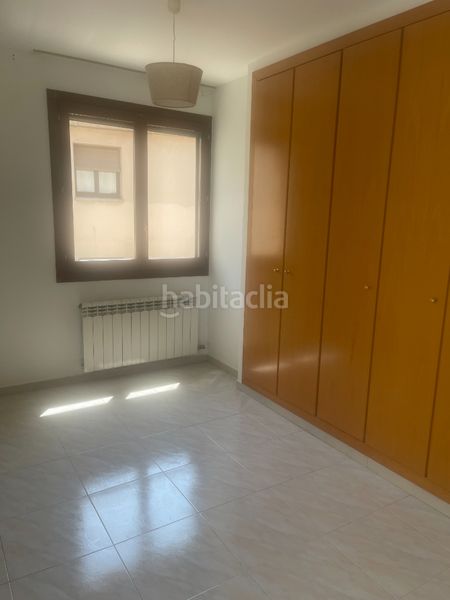 Foto 43a00718-f24d-41e2-8484-9e67d8d17048. Rent flat with heating parking in Centre Vic