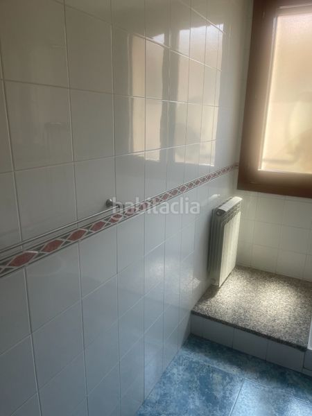 Foto 645b39a0-bb85-404c-95e2-0a5d45dbb6ed. Rent flat with heating parking in Centre Vic