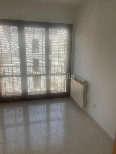 Foto 7e5e5601-bcdd-49f3-be82-fe96478f24b1. Rent flat with heating parking in Centre Vic