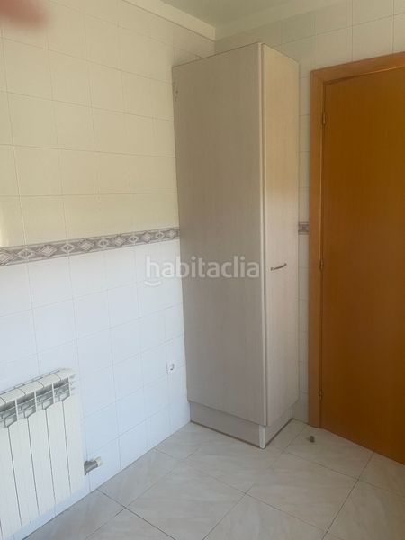Foto b78832b1-4a8c-43c1-bb55-e96b8f1bd925. Rent flat with heating parking in Centre Vic