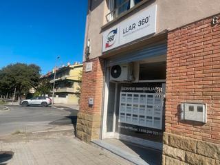 Location Local commercial à Carretera de roda 68. Local comercial cantoner