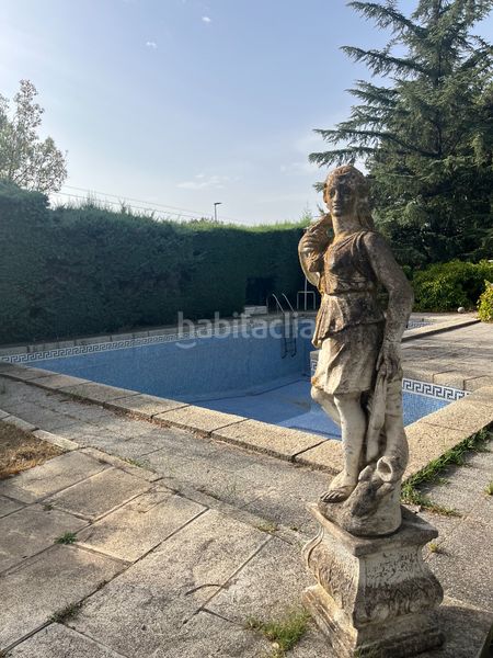 Foto d7b74ff4-4760-4681-b748-9e0894bdaeea. Xalet amb xemeneia calefacció aparcament piscina a Valdemorillo
