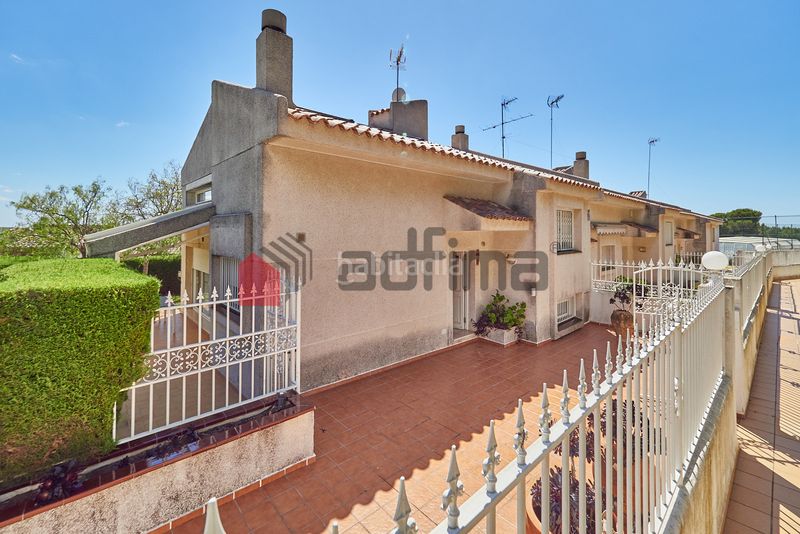 Foto 46ac5633-806f-4cb5-a088-979454854c2e. Casa adossada a carrer comunidó 11 a Altafulla