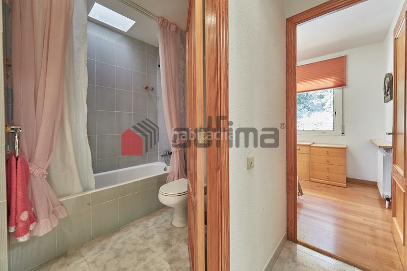 Foto a07a22a1-68b9-47e3-80d4-dbbb76dde1f3. Casa adossada a carrer comunidó 11 a Altafulla