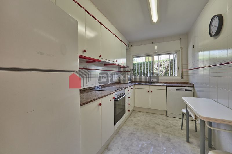 Foto a37757fa-583d-41f5-aaac-69cb3969ad9d. Casa adossada a carrer comunidó 11 a Altafulla