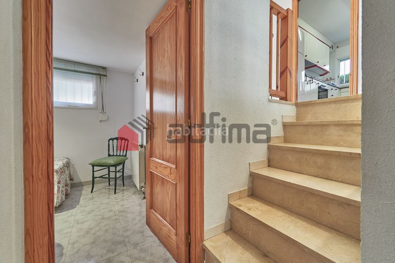 Foto b1a5a27c-8c63-49df-ba97-50bc48b987db. Casa adossada a carrer comunidó 11 a Altafulla