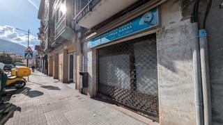 Local Comercial en Nueva kalea 60. Local ideal carniceria en zona principal de villabona