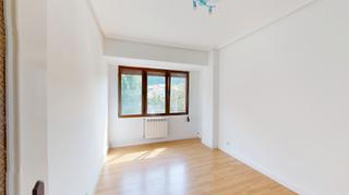 Piso  Ubare auzoa auzoa. Piso de tres dormitorios en ubare, zizurkil-villabona
