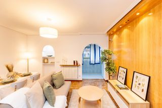 Etagenwohnung  Calle de artajona 7. Piso de 3 dormitorios a dos minutos de la dehesa de la villa