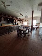 Edifici a Miguel Esteban. Venta local restaurante + piso miguel esteban