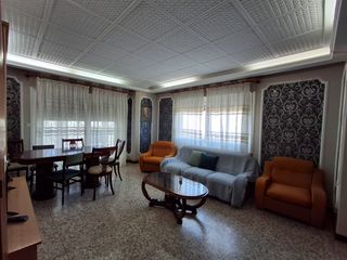 Casa a Quintanar de la Orden. Inmobiliaria el galeon vende piso en quintanar de la orden