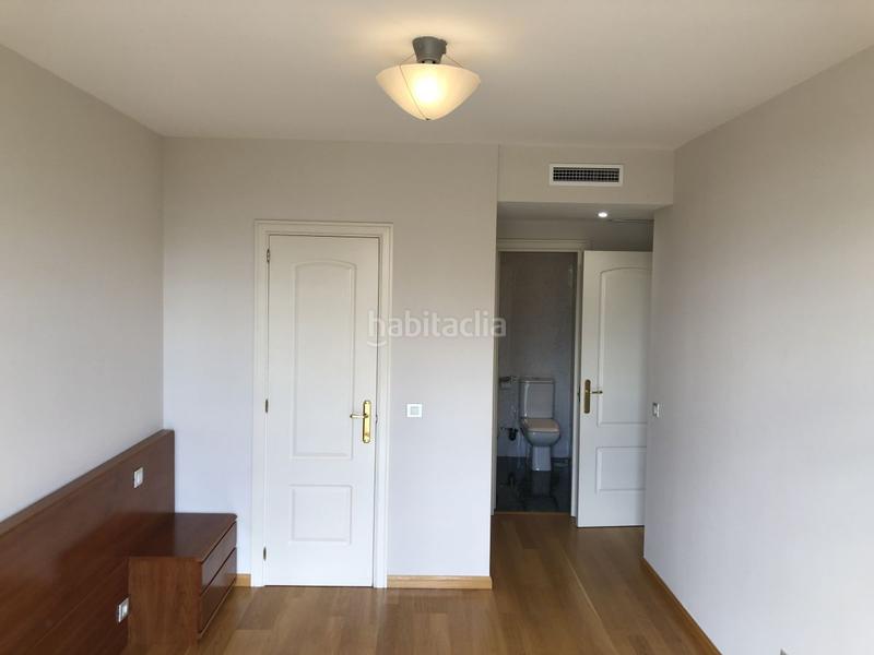 Foto a0900318-4409-417b-a028-645ebd55ea43. Alquiler piso en bahia de alcudia 9 piso en alquiler en barajas coronales, 2 dormitorios. en Madrid