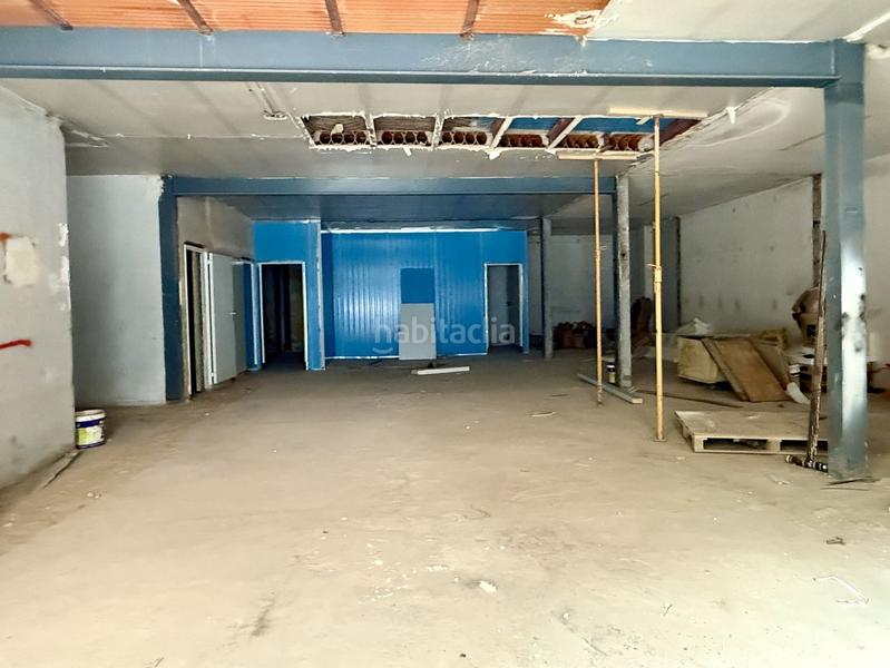 Foto 5ac36717-e5ca-439c-b54a-fb3ea2686acd. Local commercial dans santa leonor 37 dans Simancas Madrid