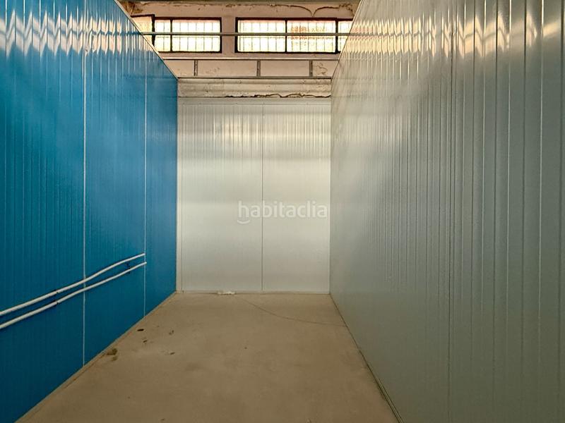 Foto 7d03f2c2-5eb3-4770-b6f8-5ccc68c3dde1. Local commercial dans santa leonor 37 dans Simancas Madrid