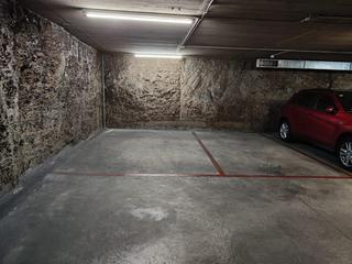 Car parking in Carrer de la independència 1d