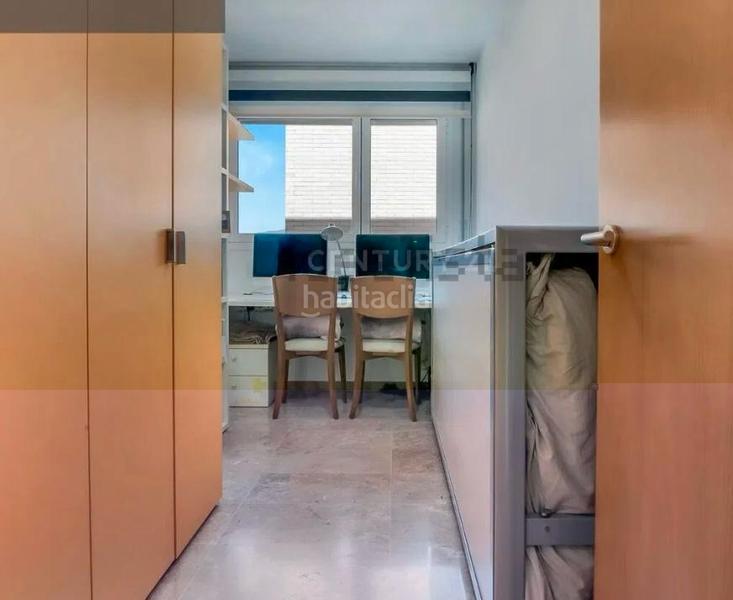 Foto 98da3348-84c8-4c6e-b693-69a7cdda5d8b. Duplex with heating parking in Cementiri Vell Terrassa