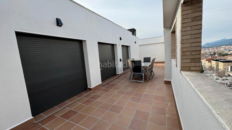 Foto cd36e012-bf2d-4857-b12c-a857a32d307c. Duplex with heating parking in Cementiri Vell Terrassa