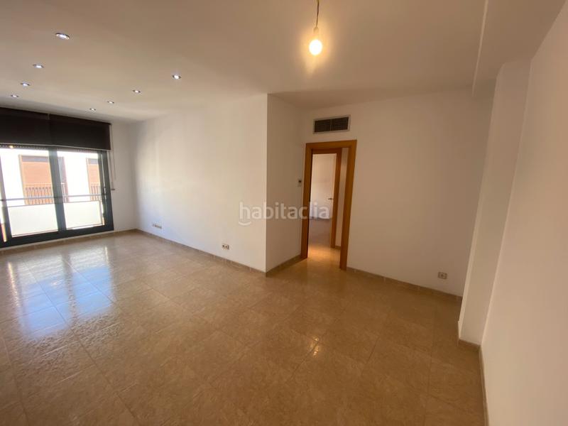 Foto 639aa511-bc7f-417f-ae3d-d88ed577ba10. Piso llum, comoditat i bona distribució al centre en Sabadell