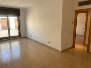 Pis  Carrer de fra luis de len. Llum, comoditat i bona distribuci al centre de sabadell