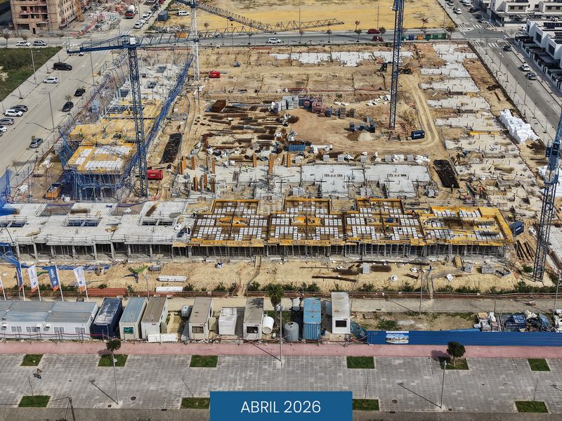 Foto f5efbdc9-51f4-4381-9f10-a5ca2ef8f005. Casa 143m<sup>2</sup> amb aparcament piscina a Entrenúcleos Dos Hermanas