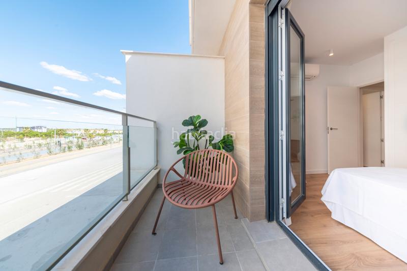 Foto 9d38d0d2-b78e-420c-96fd-69205bf23b8b. Maison 143m<sup>2</sup> avec piscine dans Entrenúcleos Dos Hermanas