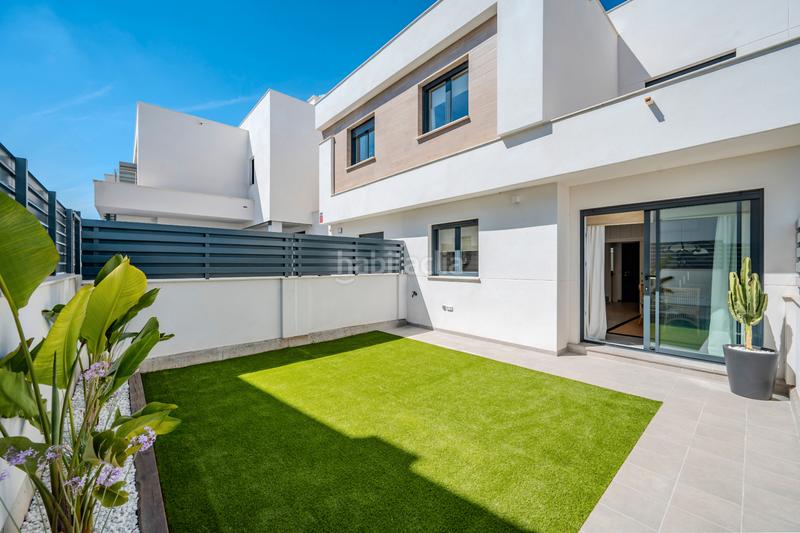 Foto bdddaddb-5656-4b91-b47f-3d13591cbeef. Maison 143m<sup>2</sup> avec piscine dans Entrenúcleos Dos Hermanas