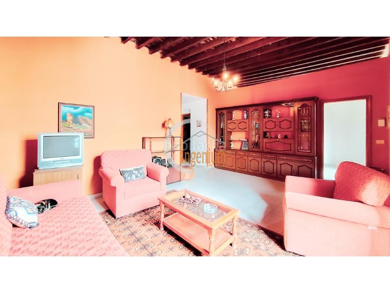 Foto 4e4abff3-d4ee-439d-b978-aa0db3b27771. Casa amb aparcament a Garachico