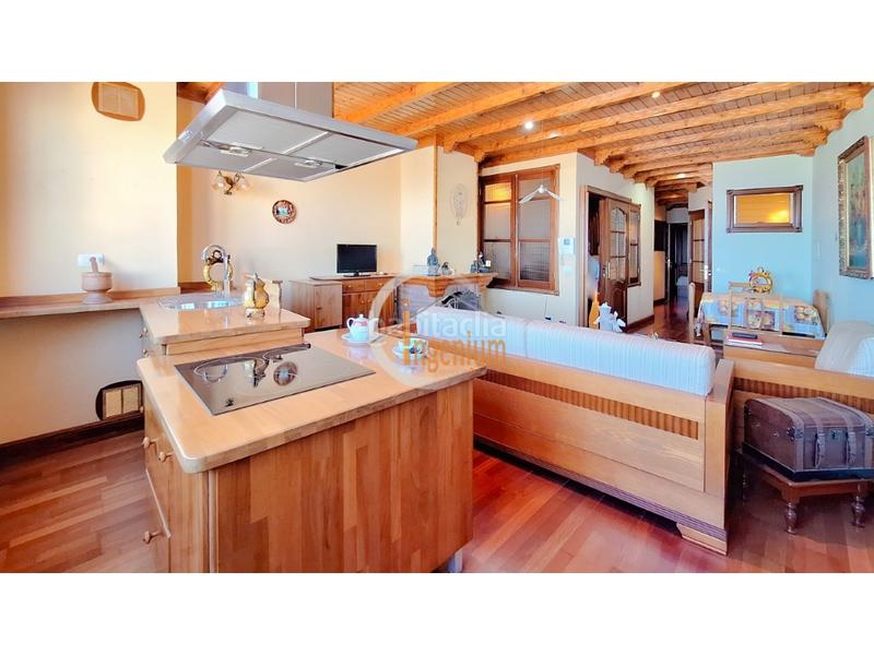 Foto cea5be26-f45b-4607-82c1-ef55477c8fb7. Semi detached house with parking in La Perdoma - San Antonio - Benijos Orotava (La)