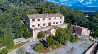 Country house in Son Anglada. Son roca – enorme mansión para reformar