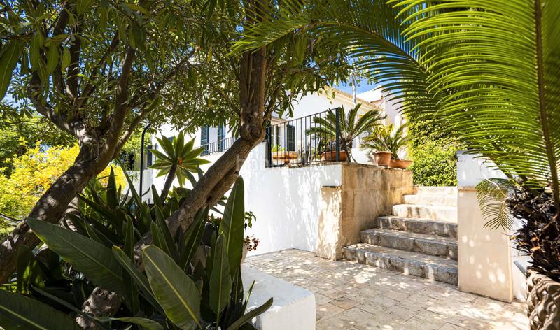 Foto bcd553a6-b4f7-4af6-8426-390b39da878c. Chalet with fireplace heating parking pool in La Bonanova Palma de Mallorca