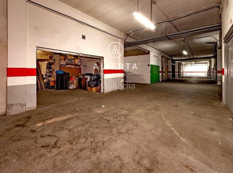 Foto acbeb6ff-d7b6-4542-bb04-3a8e78bc6cba. Car parking in Las Delicias Zaragoza