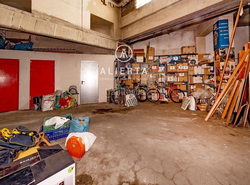 Foto c913c015-47a5-4abf-af9b-2be5af32f7fe. Car parking in Las Delicias Zaragoza