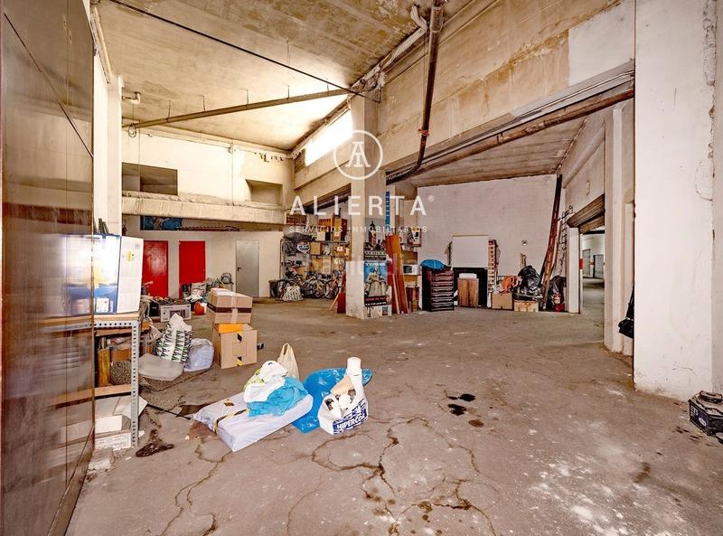 Foto de3c6372-5f93-4376-beab-bd30a38ffd75. Car parking in Las Delicias Zaragoza