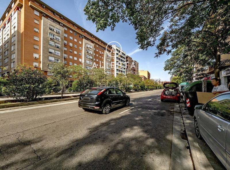 Foto b0487048-e5dc-4eca-b59a-295ab4fd20c9. Capannone industriale in La Granja Zaragoza