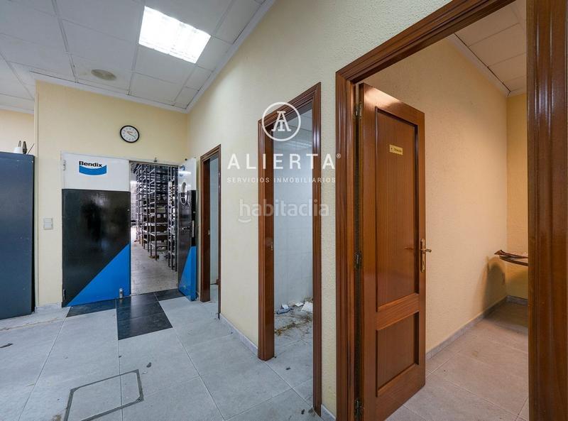 Foto e40bb427-36d9-41f8-8dfb-dbdff6b7bff3. Capannone industriale in La Granja Zaragoza