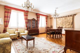 Appartement à Paseo Sagasta. Vivienda en edificio señorial. gran vía junto plaza aragón. alie