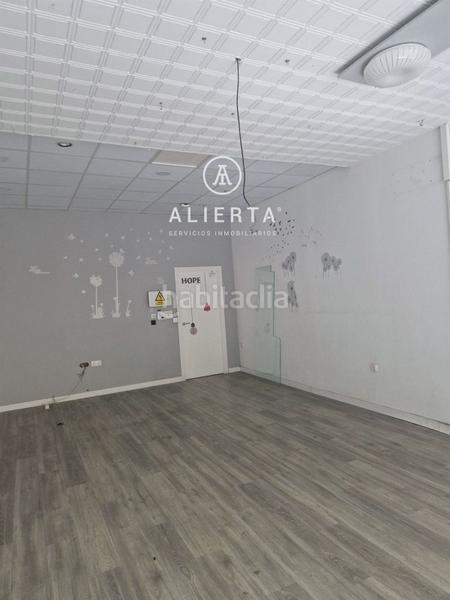 Foto 5bb92ea2-f934-4595-bf3c-638d839ad267. Alquiler local comercial local calle miguel servet i en Zaragoza