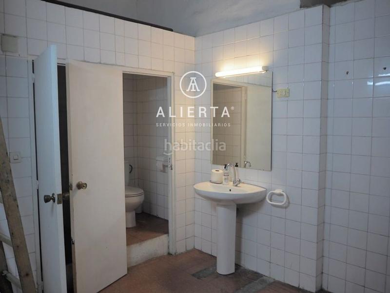 Foto 1c27d956-c82c-43d0-9370-add4430f1269. Alquiler local comercial local calle de miguel de cervantes en Zaragoza