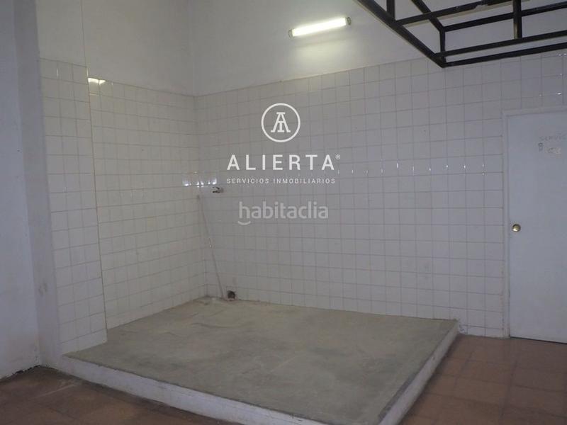 Foto fd8d7fa4-1166-4afc-bc6f-4a0deb96c684. Alquiler local comercial local calle de miguel de cervantes en Zaragoza