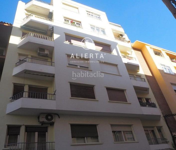 Foto ce5e7476-a1d7-47fb-9846-2f8974d64dd2. Location local commercial dans Paseo Sagasta Zaragoza