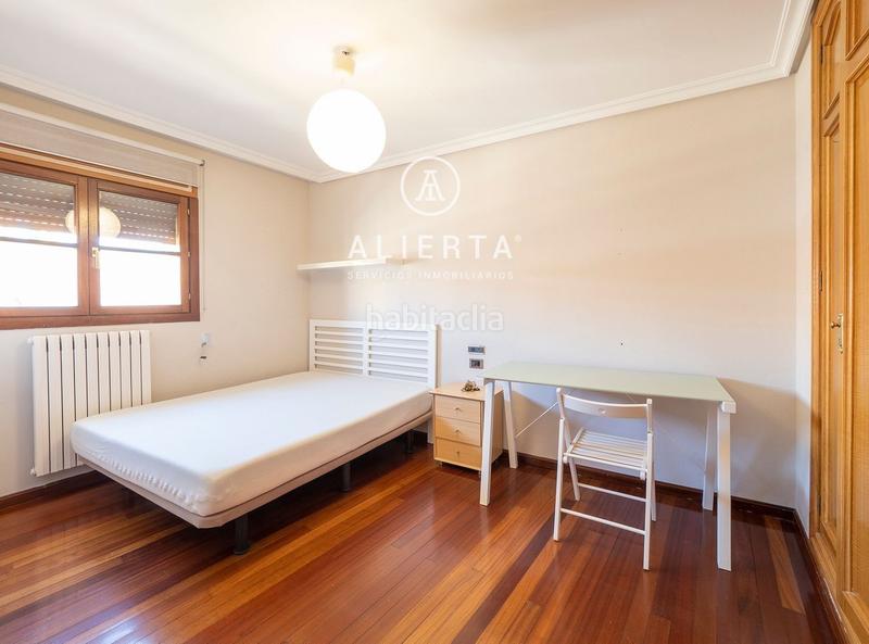 Foto f297783f-6e1e-4dbb-89f7-29899f0fa11e. Rent flat with heating in Alfonso Zaragoza
